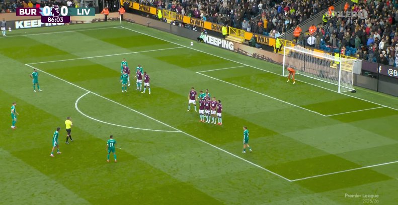 Szoboszlai szabadrúgást kapott a Burnley ellen, ez lett a vége –  VIDEÓ