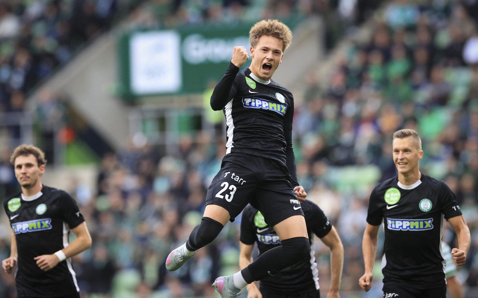 A Fradi szurkolók megvádolták az MLSZ-t hogy: a Paksot akarják bajnoknak!